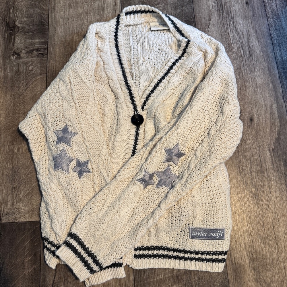 SOLD 🛑 Taylor Swift Folklore Cardigan